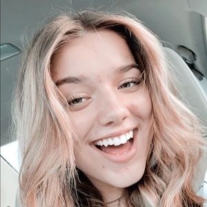 Meet your Posher, Jade